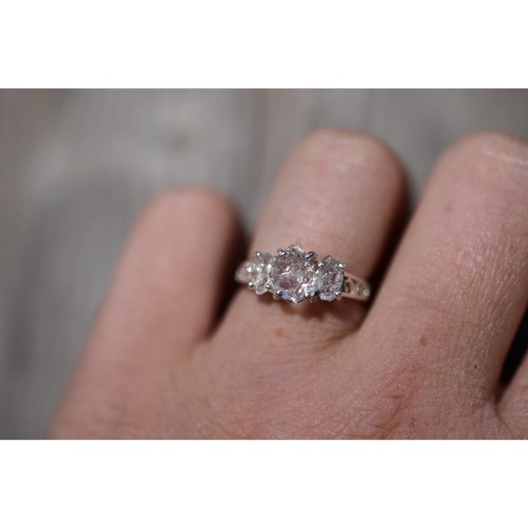 Raw Crystal Ring, Raw Stone Ring, Rings for Women, Stacking Ring, Raw Ge… - Picture 3 of 7